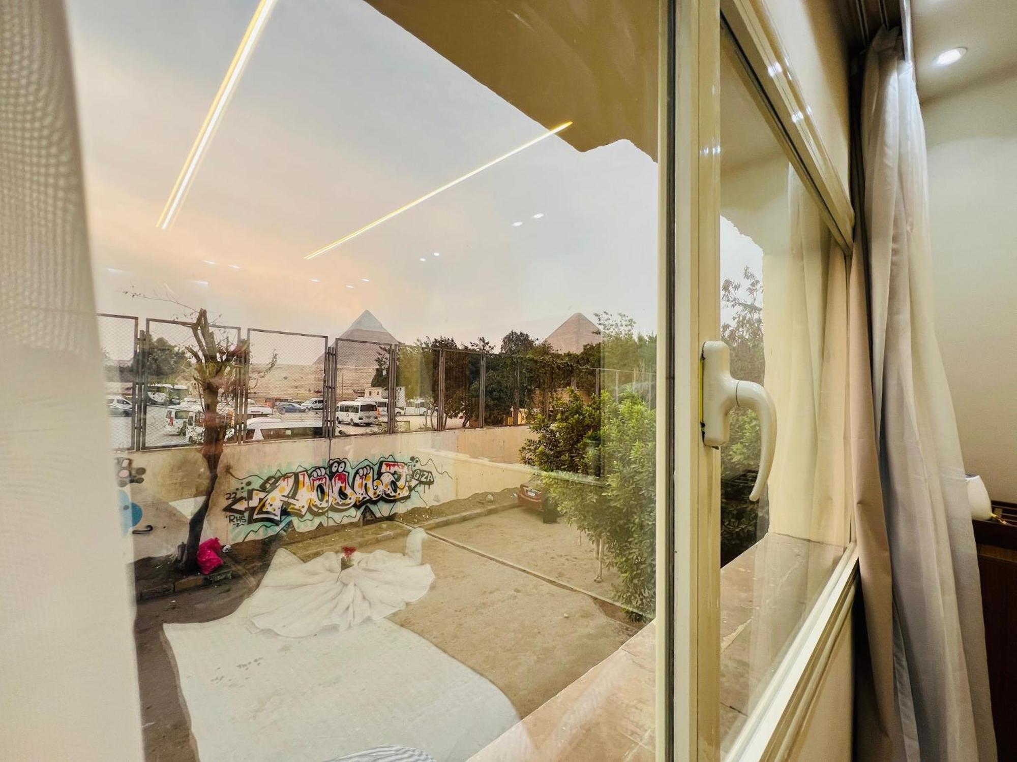 Great Scarab Pyramids View Hotel Kafret el-Gabal Exterior foto
